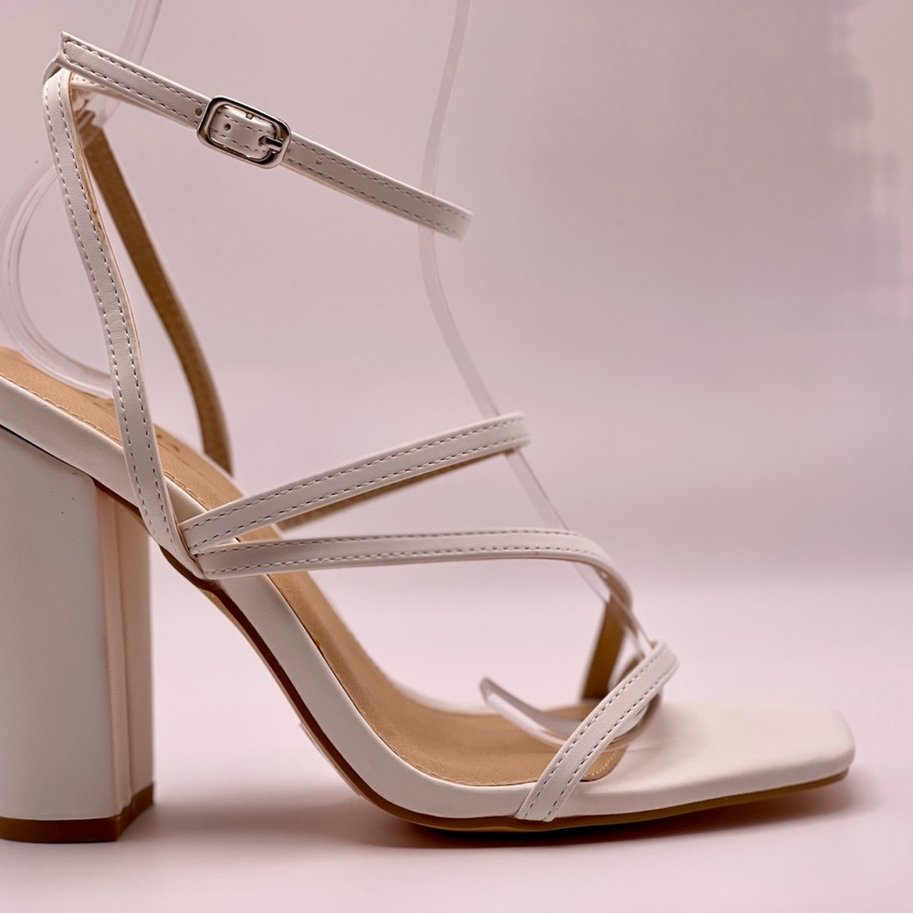 Women’s Ankle Strap 4 inch square toe heel